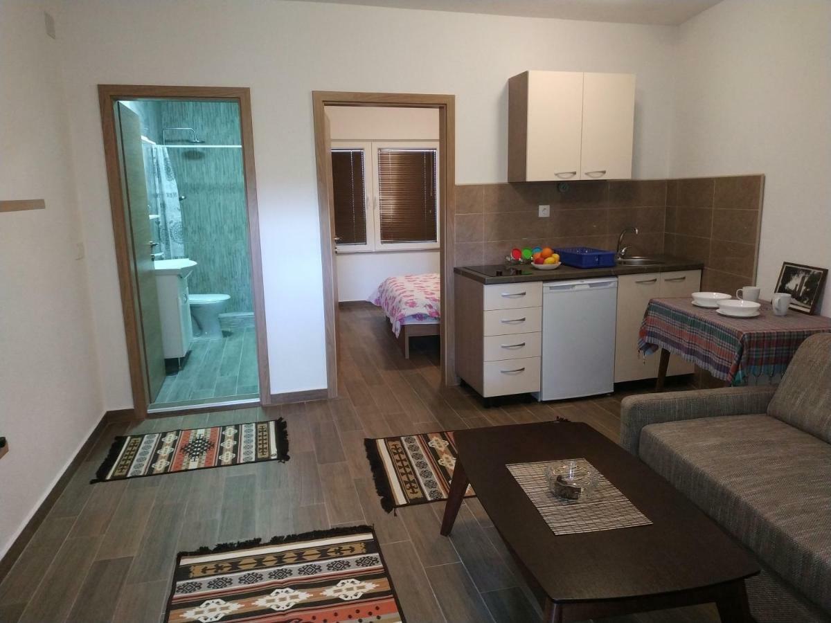 At George'S Apartments Ohrid Exterior photo